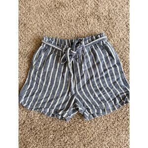 Sancturary Linen blend gray white shorts S EUC